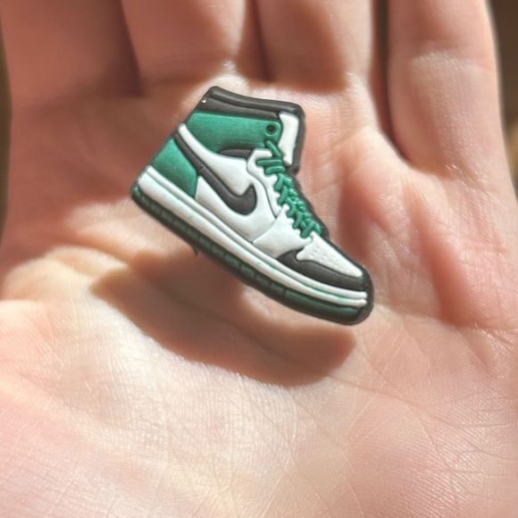 Green White & Black Jordan Croc Charm 5/14$ - Picture 3 of 3